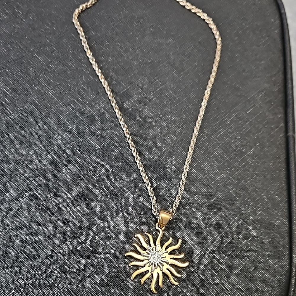 Vintage Radiant Gold Sunburst Pendant Necklace - Women